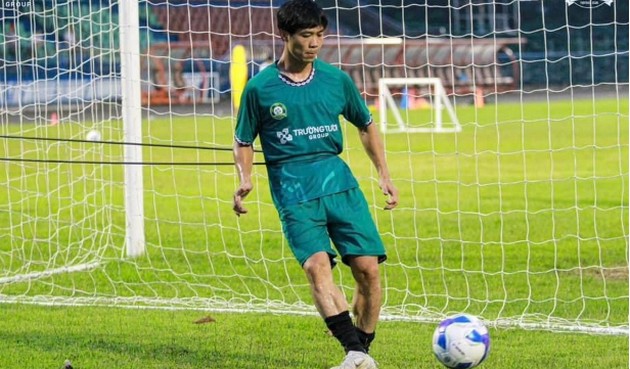 Ảnh bài viết Điểm tin bóng đá Việt Nam 06/10: Công Phượng đáp trả chế giễu; Vợ Văn Hậu phản ứng gắt trước công kích