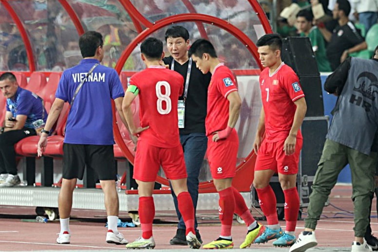 Ảnh bài viết 4 lý do ĐT Việt Nam phải quyết thắng trước Thái Lan: HLV Kim Sang-sik tránh vết xe đổ