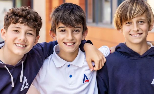 Ảnh bài viết CLB xứ Catalan nguy cơ bị FIFA phạt nặng vì buôn bán trẻ em