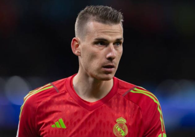 Ảnh bài viết Tâm điểm Real Madrid ngày 7/8: Lunin ra yêu sách; Ancelotti tiết lộ vị trí của Vinicius và Mbappe