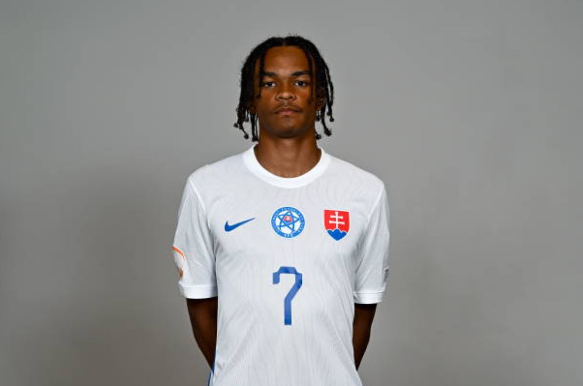 Ảnh bài viết Thần đồng Man United thăng hoa trên màu áo tuyển