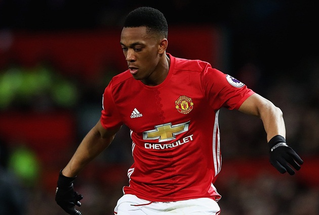Nhiều CĐV Quỷ đỏ vẫn mong muốn Martial ở lại.