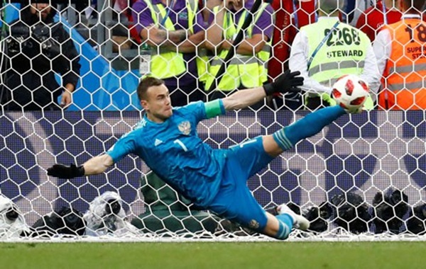 Ảnh bài viết Thủ môn quá siêu nhờ… FIFA làm lơ!