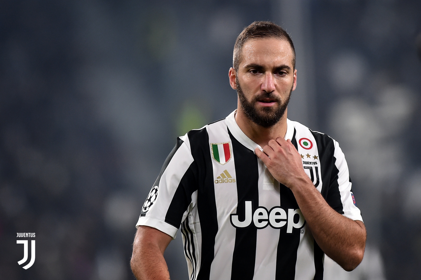 Trước khi đến Juve, Higuain chỉ "làm nền" cho Ronaldo ở Real Madrid.