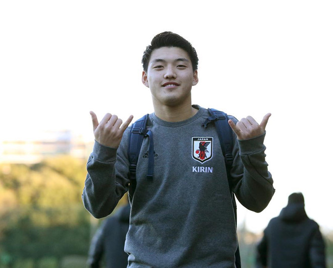 Năm 2016, Ritsu Doan khiến tất cả phải nhắc tới mình ở vòng chung kết U19 châu Á - giải đấu U19 Nhật Bản lên ngôi vô địch sau khi hạ U19 Saudi Arabia trên chấm 11 m. Còn "vương miện hoàng tộc" giành danh hiệu cầu thủ hay nhất giải đấu. Cùng năm đó, anh được tờ Guardian (Anh) chọn vào danh sách 50 cầu thủ trẻ triển vọng của bóng đá thế giới.