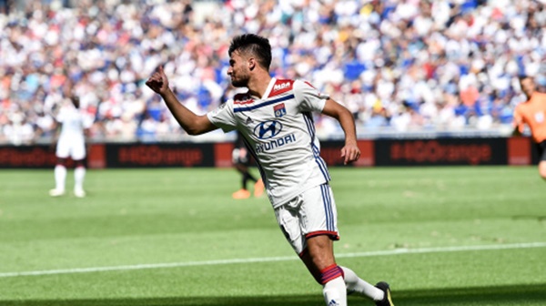 Ảnh bài viết Thay thế Meunier, PSG muốn chiêu mộ hậu vệ phải từ Lyon