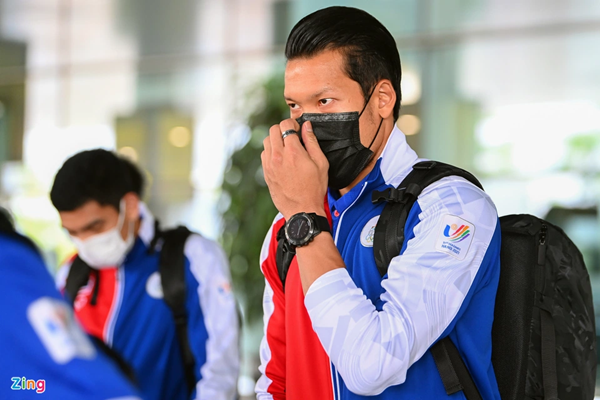 Thủ môn Kawin Thamsatchanan, người nổi bật trong đội U23 Thái Lan với chiều cao 1,83 m. Anh là một trong ba cầu thủ quá tuổi được huấn luyện viên Polking lựa chọn thi đấu ở giải đấu này.