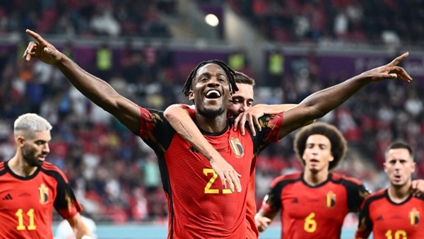 Ngay sau tình huống bị từ chối penalty ở cuối hiệp 1, Canada nhận bàn thua từ phản công. Michy Batshuayi ghi bàn cho tuyển Bỉ, giúp đại diện châu Âu giành chiến thắng chung cuộc 1-0.