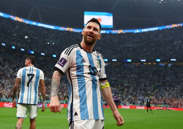 M10 có phong độ ấn tượng trong lần thứ 5 dự World Cup. Ngoài 5 bàn, siêu sao 35 tuổi này còn có thêm 3 kiến tạo, ngang thành tích với những chân kiến tạo hay nhất giải (Antoine Griezmann, Bruno Fernandes và Harry Kane).
