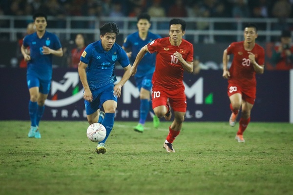 Tuyển Việt Nam đã đối đầu Thái Lan ở chung kết AFF Cup 2022. Ảnh: Minh Chiến.