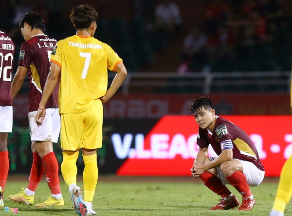Đội trưởng Ngô Tùng Quốc thất vọng với kết quả sau 3 trận của CLB TP.HCM. Họ là đội duy nhất chưa có điểm nào sau 3 vòng đầu.