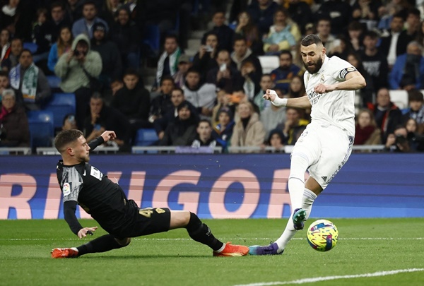 Sau khi bỏ lỡ World Cup 2022, Karim Benzema có phong độ tốt với 10 pha lập công cho Real Madrid, trong đó có một bàn tại chung kết FIFA Club World Cup trước Al Hilal hôm 12/2.