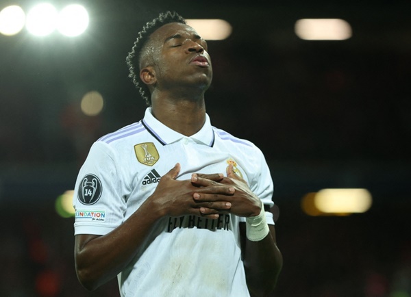 Ảnh bài viết Sao Real ăn mừng như Ronaldo sau khi xé lưới Liverpool