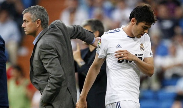 Kaka sau này tố Mourinho đã hủy hoại sự nghiệp của anh.