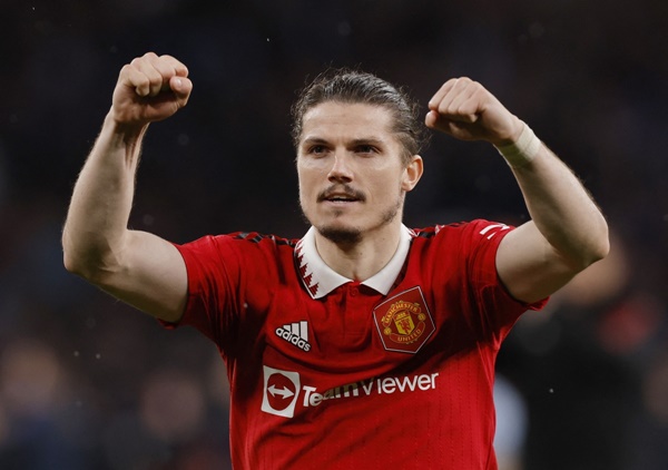 Marcel Sabitzer hoàn thành nhiệm vụ ở loạt luân lưu. Tiền vệ người Áo có cơ hội được chơi trận chung kết thứ 2 cùng MU. Trận derby Manchester tranh ngôi vương FA Cup diễn ra vào ngày 3/6.