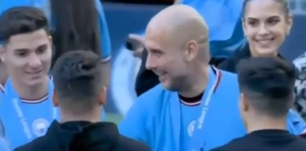 Ảnh bài viết Con gái Pep Guardiola trộm nhìn Julian Alvarez