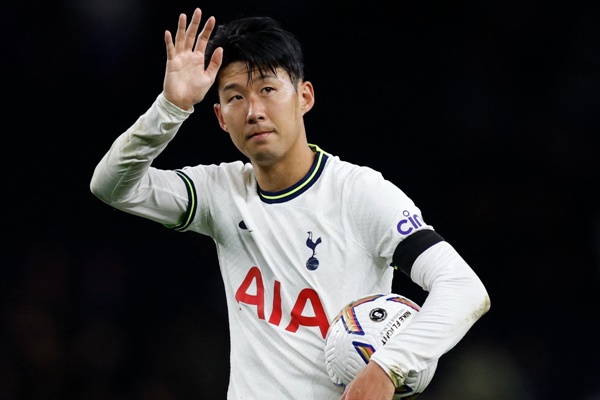 Tương tự Salah, Son Heung-min cũng trải qua mùa giải đáng quên cùng Tottenham khi mất vé dự Champions League. Chân sút người Hàn Quốc chỉ còn được định giá 50 triệu euro.
