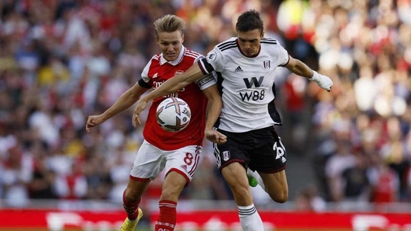 Hè 2022, Joao Palhinha gia nhập Fulham từ Sporting Lisbon với giá 17,2 triệu bảng. Tiền vệ 27 tuổi nhanh chóng hòa nhập với môi trường Premier League. Anh là cầu thủ thực hiện nhiều pha tắc bóng nhất mùa 2022/23 (147 lần), vượt trội hơn hẳn người xếp thứ 2 là Caicedo (100 lần). Tuyển thủ Bồ Đào Nha được định giá khoảng 40 triệu bảng.