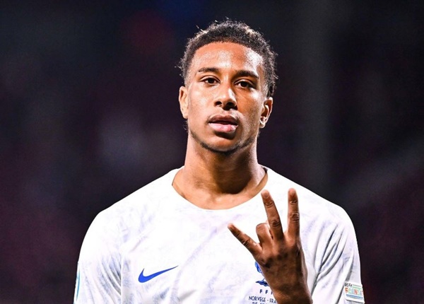 Michael Olise (Crystal Palace, 27 triệu euro lên 38 triệu euro): Màn trình diễn thăng hoa của cầu thủ trẻ người Pháp (2 bàn, 11 kiến tạo) giúp "Đại bàng xanh" hoàn thành mục tiêu trụ hạng tại Premier League mùa giải vừa qua.