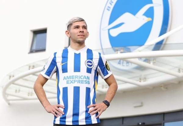 Julio Enciso (Brighton, 11 triệu euro lên 22 triệu euro): Cầu thủ sinh năm 2004 ra sân 20 lần tại Premier League mùa vừa qua, ghi 4 bàn và góp 2 pha kiến tạo. 2 trong số 4 bàn thắng của sao trẻ người Paraguay được anh ghi vào lưới Man City, Arsenal.