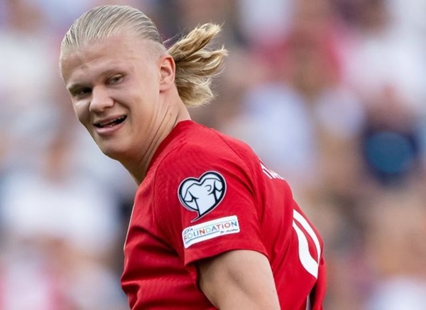 Erling Haaland (Man City, 170 triệu euro lên 180 triệu euro): Sau khi tăng 10 triệu euro, Haaland trở thành cầu thủ được định giá cao nhất thế giới, ngang với Kylian Mbappe của PSG.