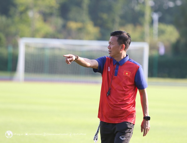 ...nhưng không có nghĩa HLV Hoàng Anh Tuấn sẽ gạt đi các mục tiêu về thành tích, hay nâng chất...