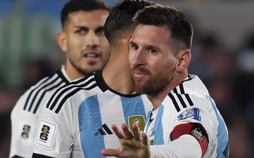 Ảnh bài viết Tại sao Messi dự bị trước Ecuador?
