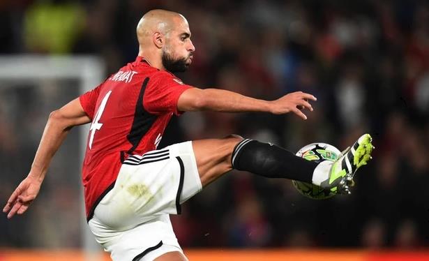 Ảnh bài viết Chuyển nhượng sáng 22/7: M.U 'quay xe' với Amrabat; Chelsea mua ngôi sao EURO