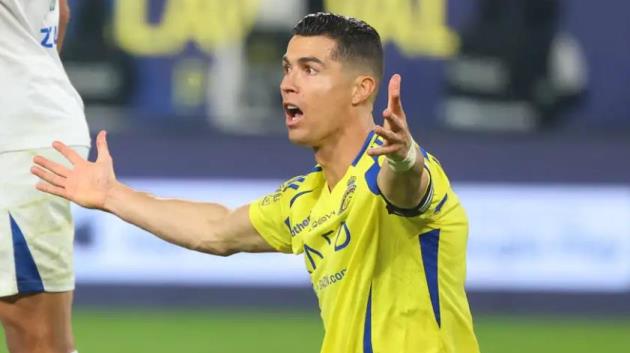 Ảnh bài viết Ronaldo nổi giận, chỉ tay vào camera sau khi bị "cướp" bàn thắng đẹp mắt