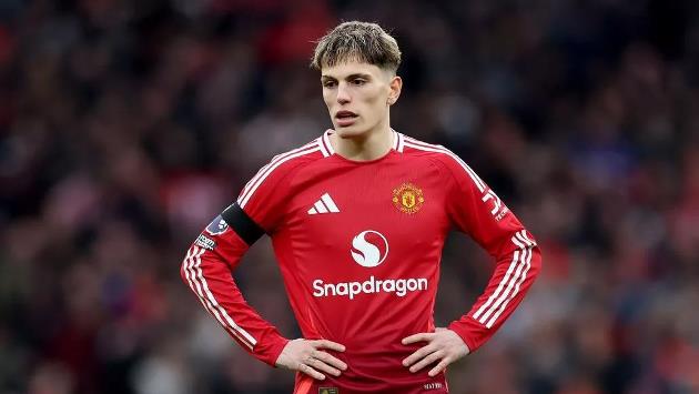 Ảnh bài viết Từ tài năng trẻ đến triệu phú: Tài sản, đời tư và sự cố mạng xã hội của Garnacho