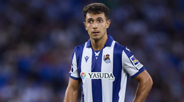 Ảnh bài viết Chuyển nhượng sáng 30/3: Real nhắm sao MU; Arsenal quyết tranh Zubimendi