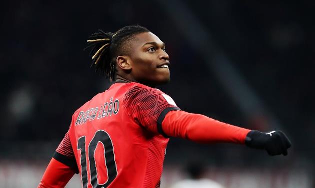 Liverpool tiếp cận Leao.