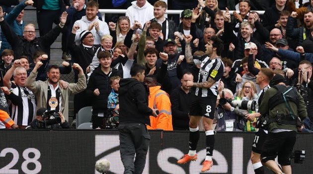 Ảnh bài viết Roy Keane ngả mũ với Newcastle United