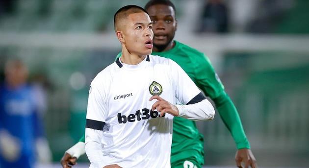 Ảnh bài viết Đỗ Chung Nguyên ghi bàn tại châu Âu, HLV Kim Sang-sik có nhân tố mới?