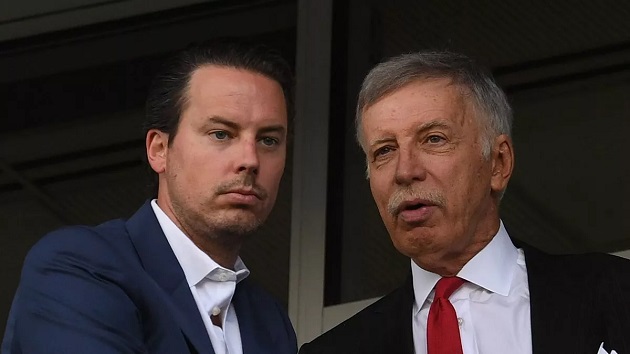 Ảnh bài viết Gia đình Kroenke họp khẩn với Arsenal: Lên kế hoạch chuyển nhượng hậu Edu
