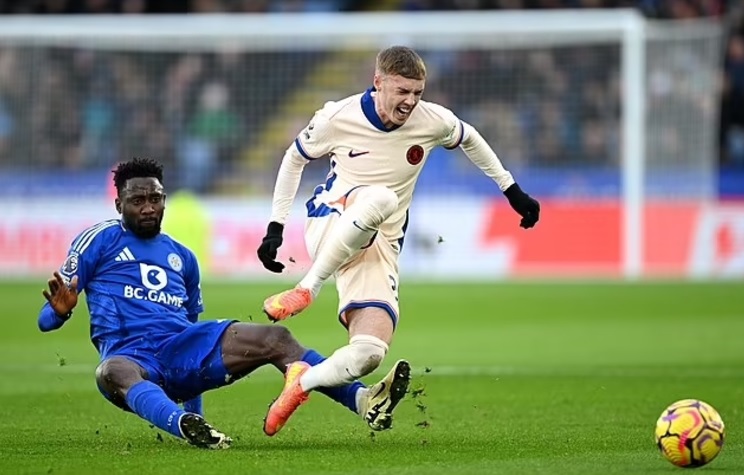 Ảnh bài viết Joe Cole: "Ndidi đã vượt quá giới hạn và đáng lẽ phải bị đuổi"