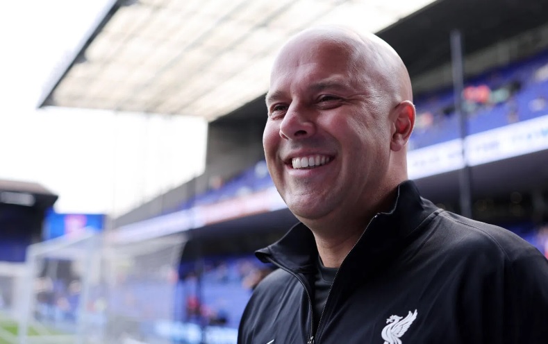 Ảnh bài viết Arne Slot mời Marco van Basten đến Liverpool