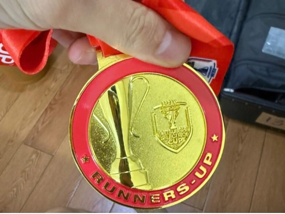 Ảnh bài viết Tiến Linh làm gì với tấm huy chương AFF Cup 2024 lỗi?