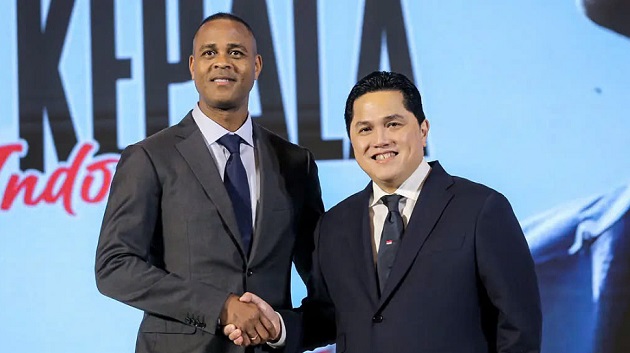Ảnh bài viết Hào quang thời cầu thủ có thể giúp Patrick Kluivert cải thiện hàng công Indonesia?
