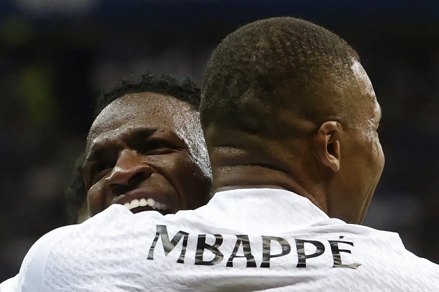 Ảnh bài viết Bị treo giò, Vinicius phản ứng khi Mbappe lập hat-trick