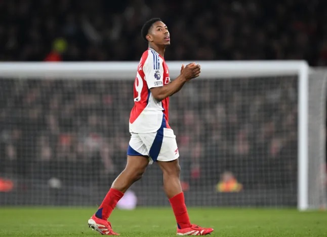 Ảnh bài viết Điểm sáng hiếm hoi mang tên Lewis-Skelly trong đêm ác mộng của Arsenal
