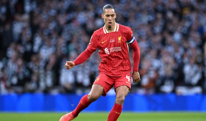 Ảnh bài viết Virgil van Dijk hé lộ về tương lai tại Liverpool sau trận thua Newcastle