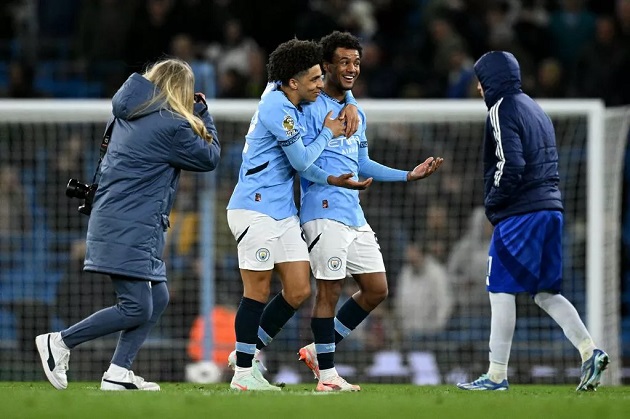 Ảnh bài viết Pep Guardiola gửi thông điệp rõ ràng sau khi Oscar Bobb tái xuất