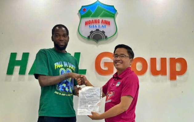 Ảnh bài viết Bầu Đức khẳng định HAGL không 'giật tiền' cầu thủ trong vụ kiện 20.000 USD với Dzilah