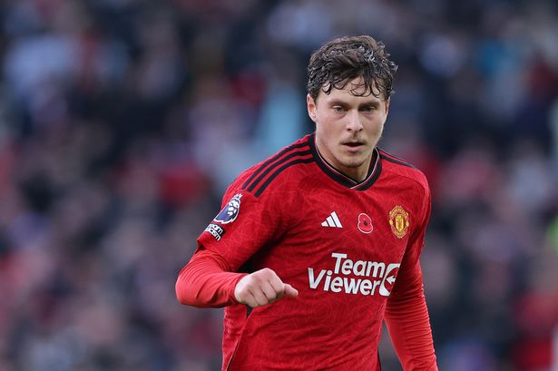 Ảnh bài viết NÓNG! Man Utd bán đứt Victor Lindelof