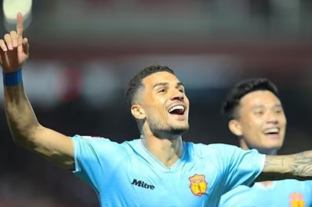 Ảnh bài viết Hendrio ra 3 điều kiện, "chốt giá" với bến đỗ mới