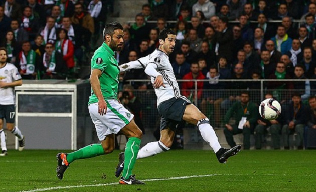 Mkhitaryan đã chơi khá hay trước khi rời sân ở giữa hiệp một.