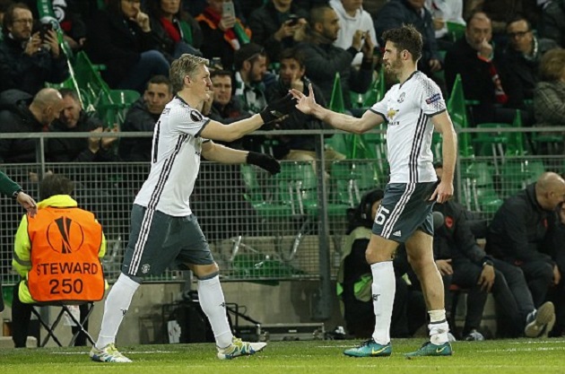 Tiền vệ Schweinsteiger có cơ hội vào sân trong những phút cuối.