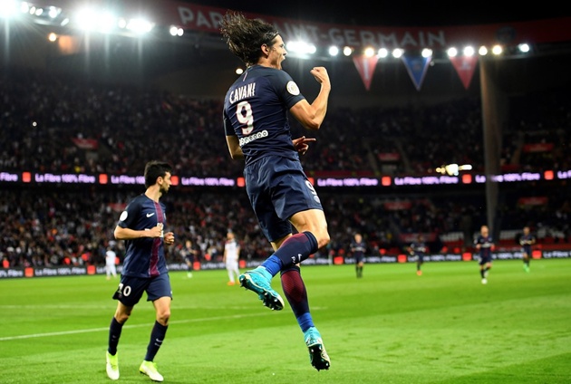 Ba phút sau, Cavani nổ súng, giúp PSG nhân đôi cách biệt.