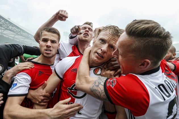 Kuyt chính là người hùng của Feynoord khi lập hat-trick trong trận đấu gặp Heracles.